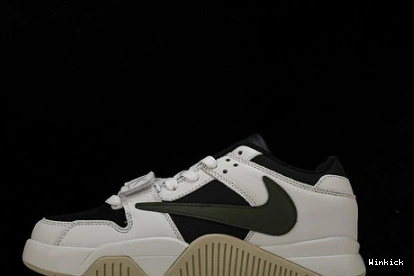 The Jordan Cut FZ8117-1001 x Check Travis Scott 0909